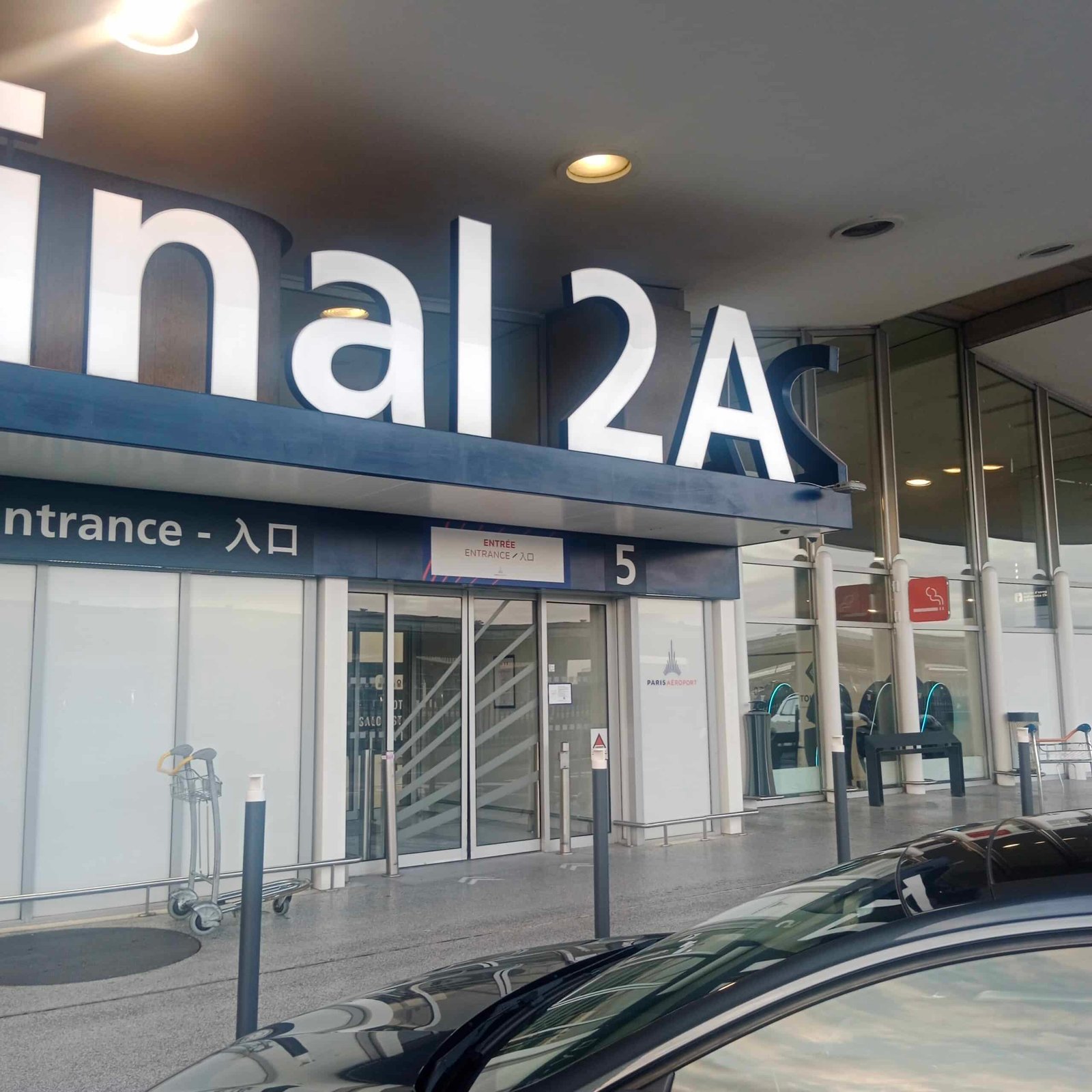 Van VTC moderne et confortable pour voyages en Europe