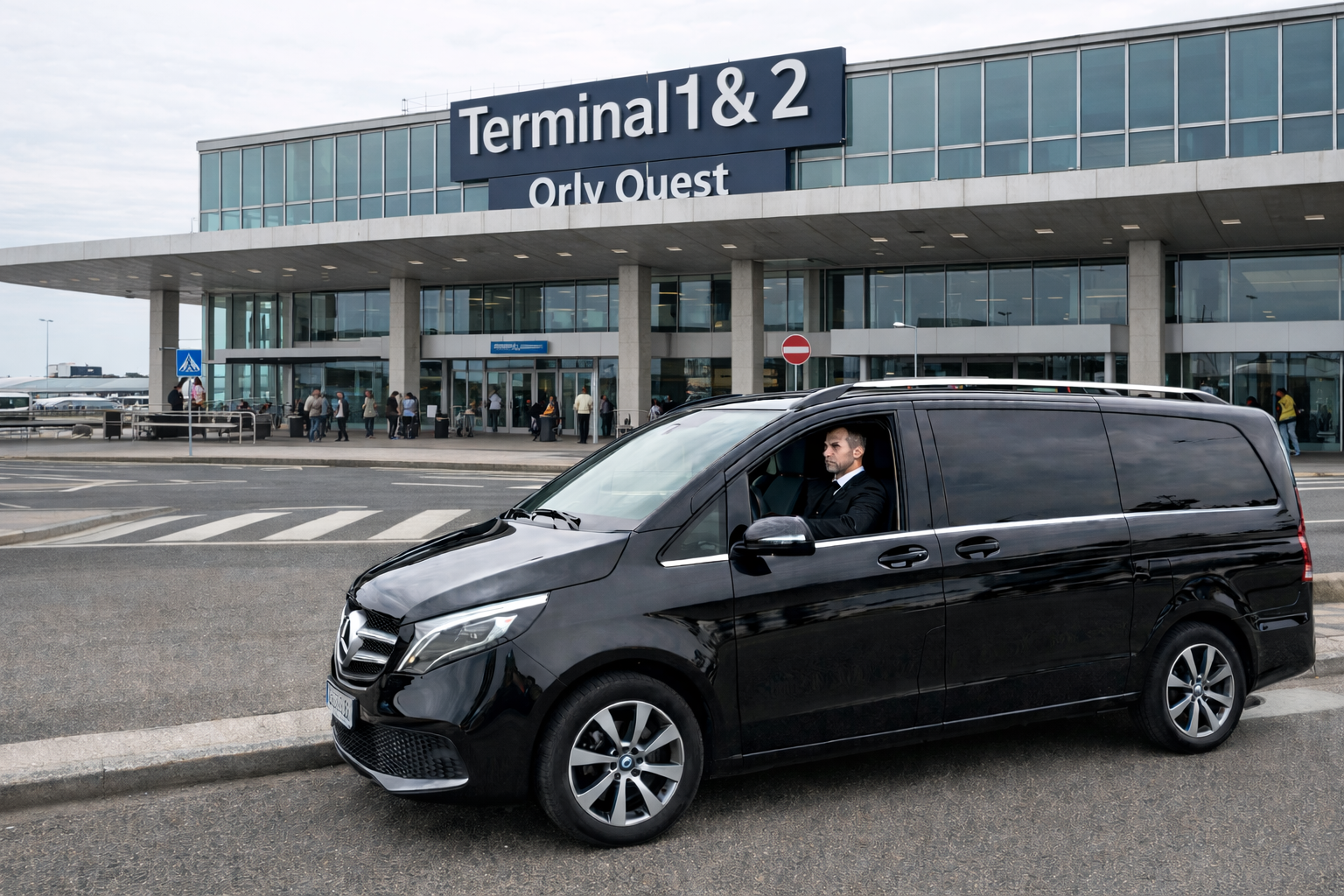 VTC devant Terminal 1 Orly — Air France domestique · accueil voyageurs